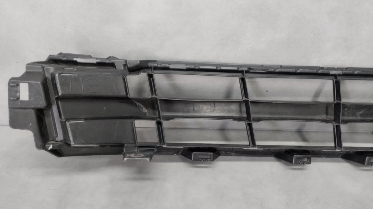 Rešetka branika prednja prednja Toyota Noah 14-17 53112-28220