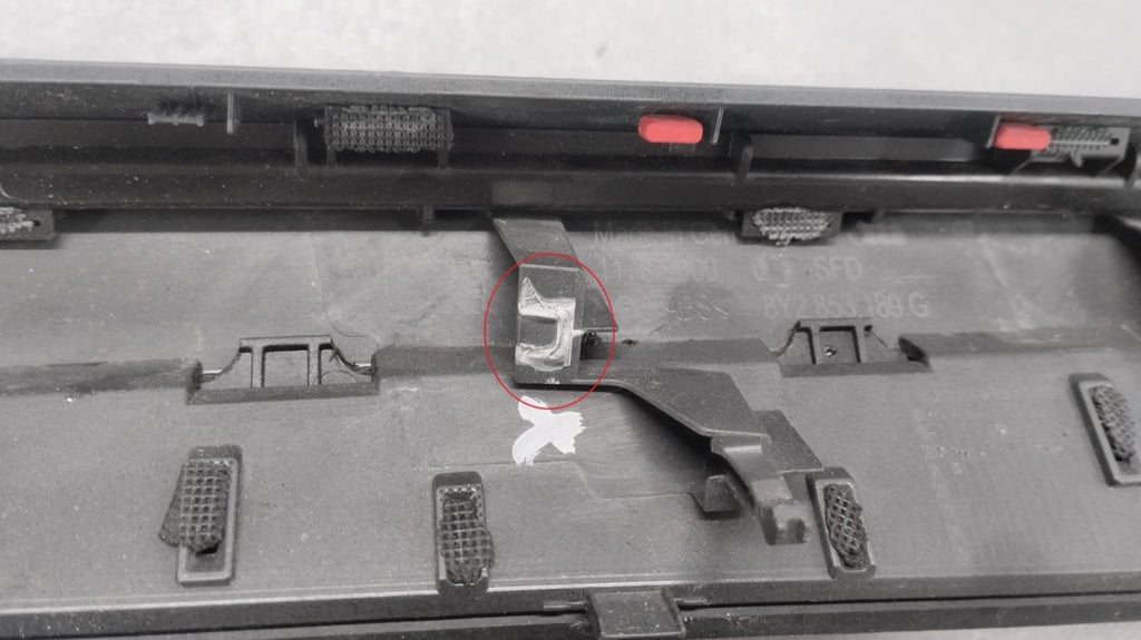 DEKOR KONSOLI DESKI ANGLIK 8Y2853189G AUDI A3 8Y QUATTRO