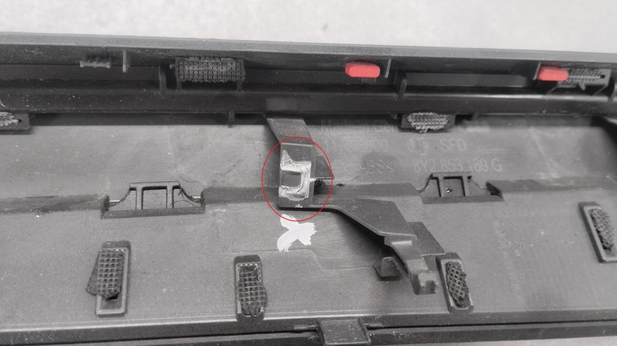 DEKOR KONSOLI DESKI ANGLIK 8Y2853189G AUDI A3 8Y QUATTRO