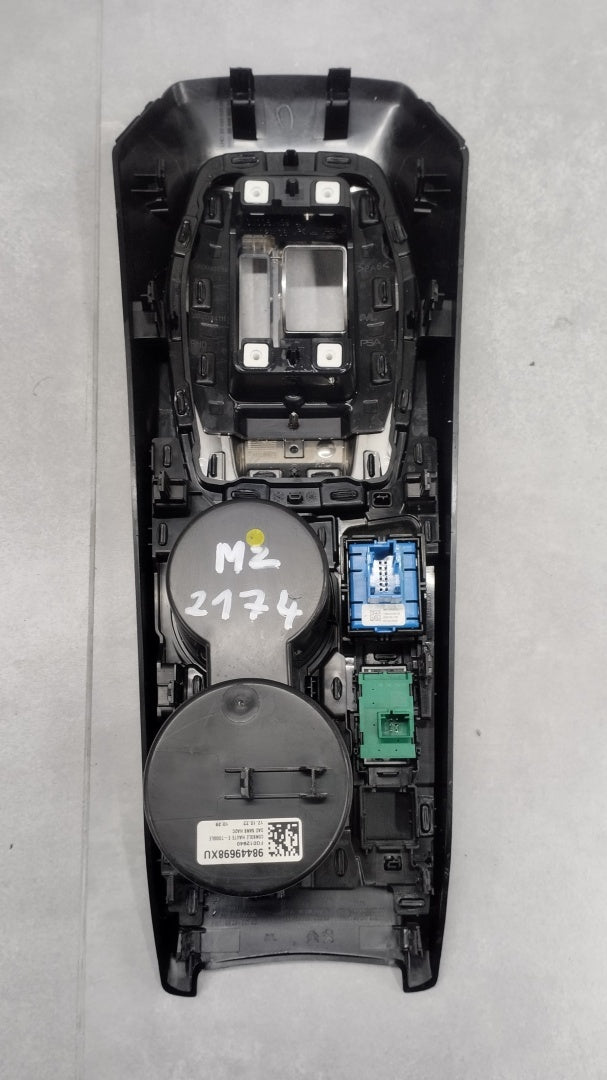 Ramka lajsna ozdobna dekor tunelu środkowego automat Peugeot 208 II 9829400680 + 2 przyciski