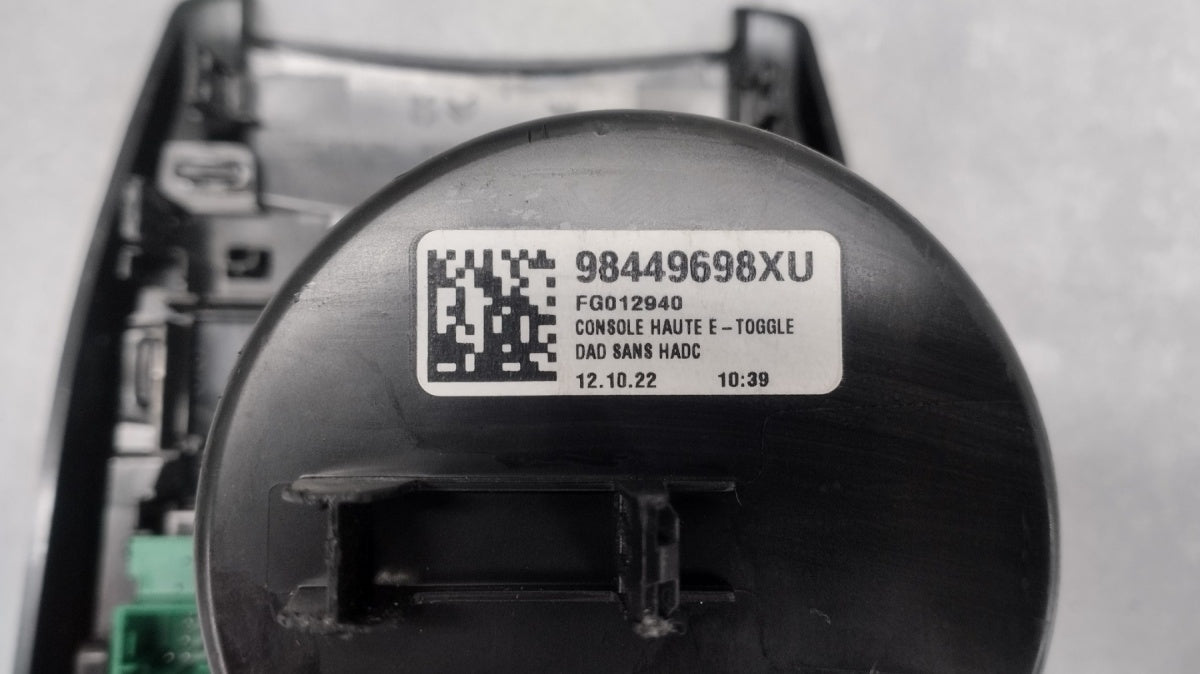 Ramka lajsna ozdobna dekor tunelu środkowego automat Peugeot 208 II 9829400680 + 2 przyciski
