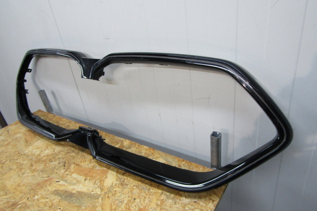 Maska (grill) atrapa ramka podświetlana LED Bmw X2 U10