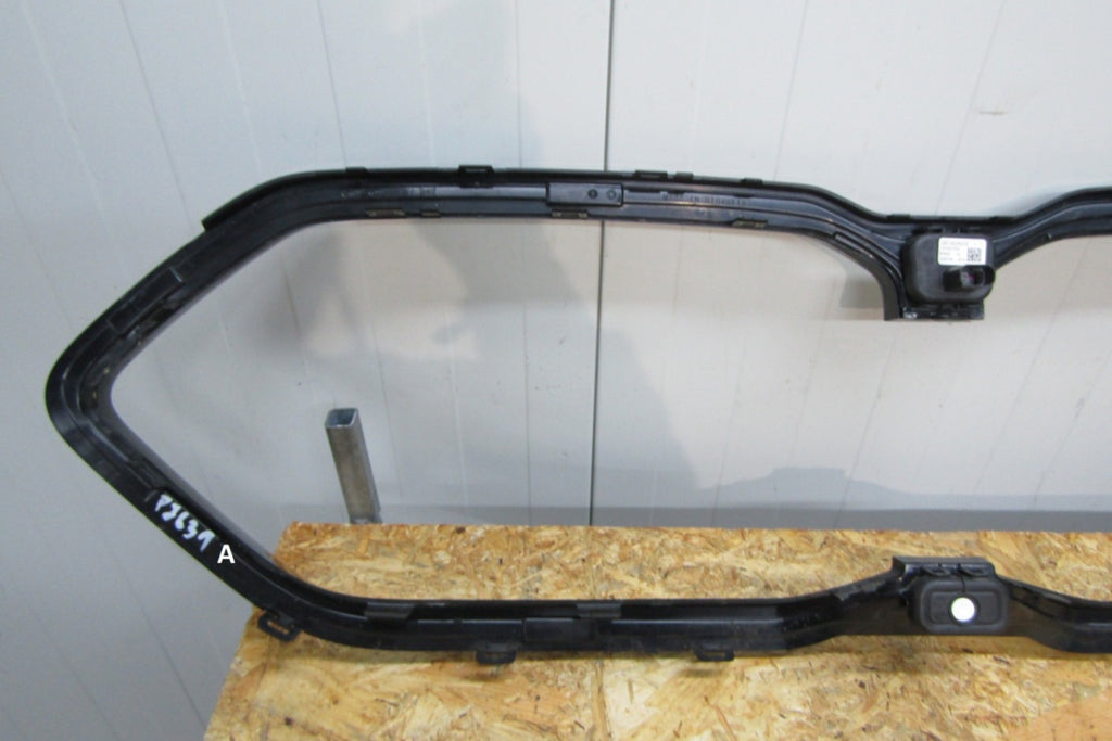 Maska (grill) atrapa ramka podświetlana LED Bmw X2 U10