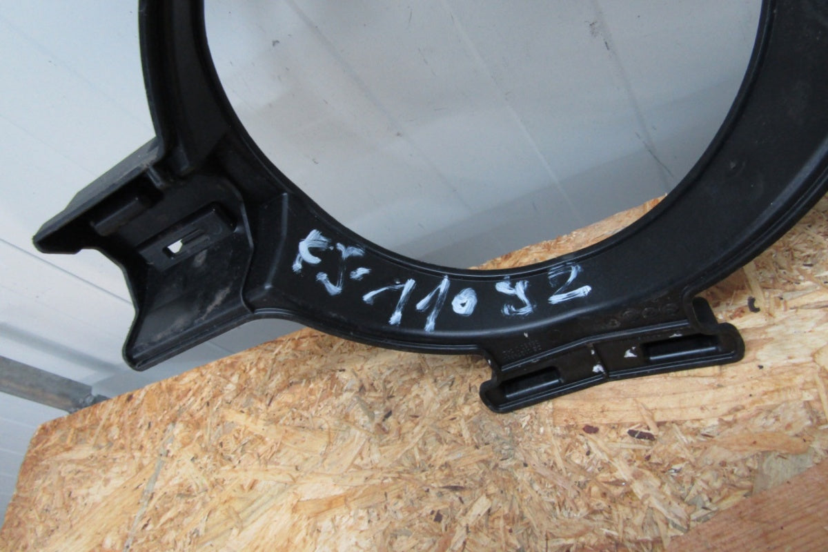 Sredina pod znak maske Grila MERCEDES A-KLASA 176 AMG LIFT 2015-2018