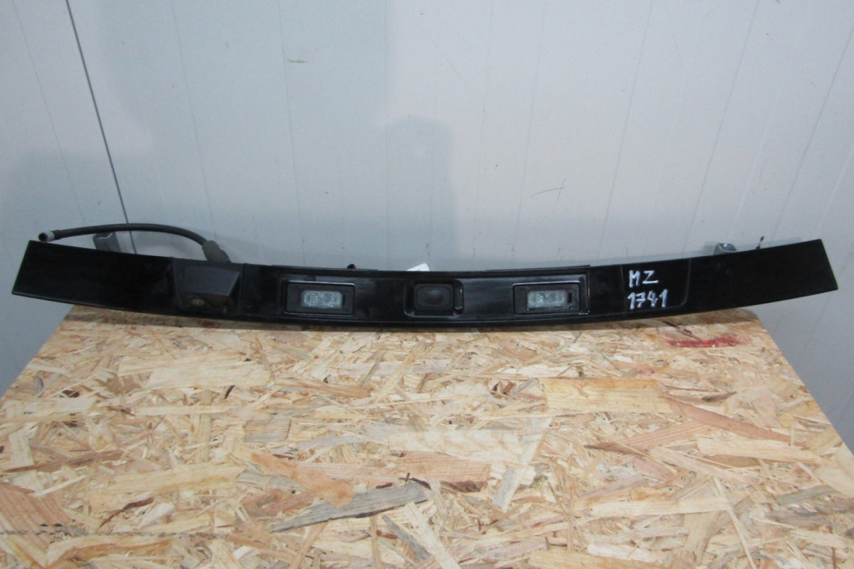 lajsna BLENDA KLAPY zadnji LAND ROVER DISCOVERY SPORT L550 + kamera I LEDY HK72-13444 HK72-406