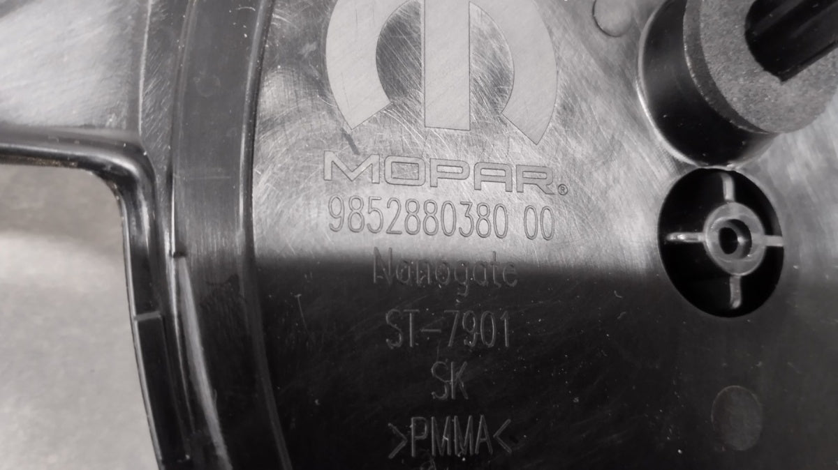 Maska (grill) BLENDA lajsna LOGO zadnja prednja CITROEN C3 IV C5 II 24-26 OEM 9852880380