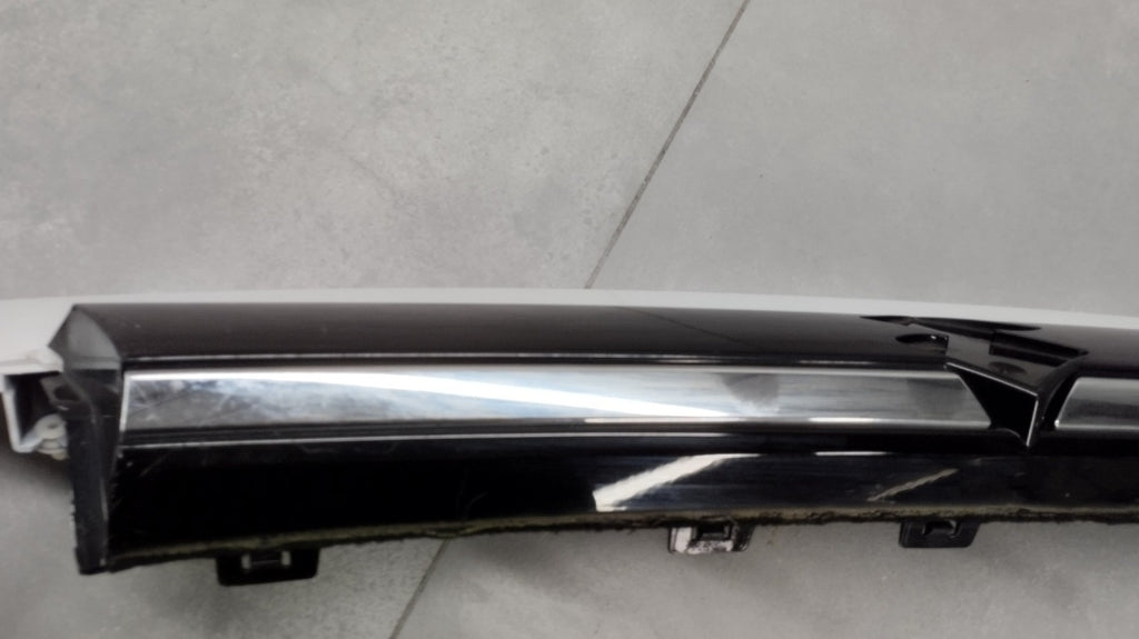 Blenda lajsna Klapy zadnji Suzuki S-Cross II 21- Kompleksowa 83941-63T00 83942-63T00