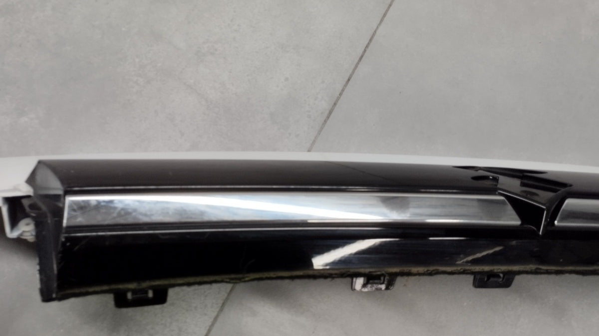 Blenda lajsna Klapy zadnji Suzuki S-Cross II 21- Kompleksowa 83941-63T00 83942-63T00