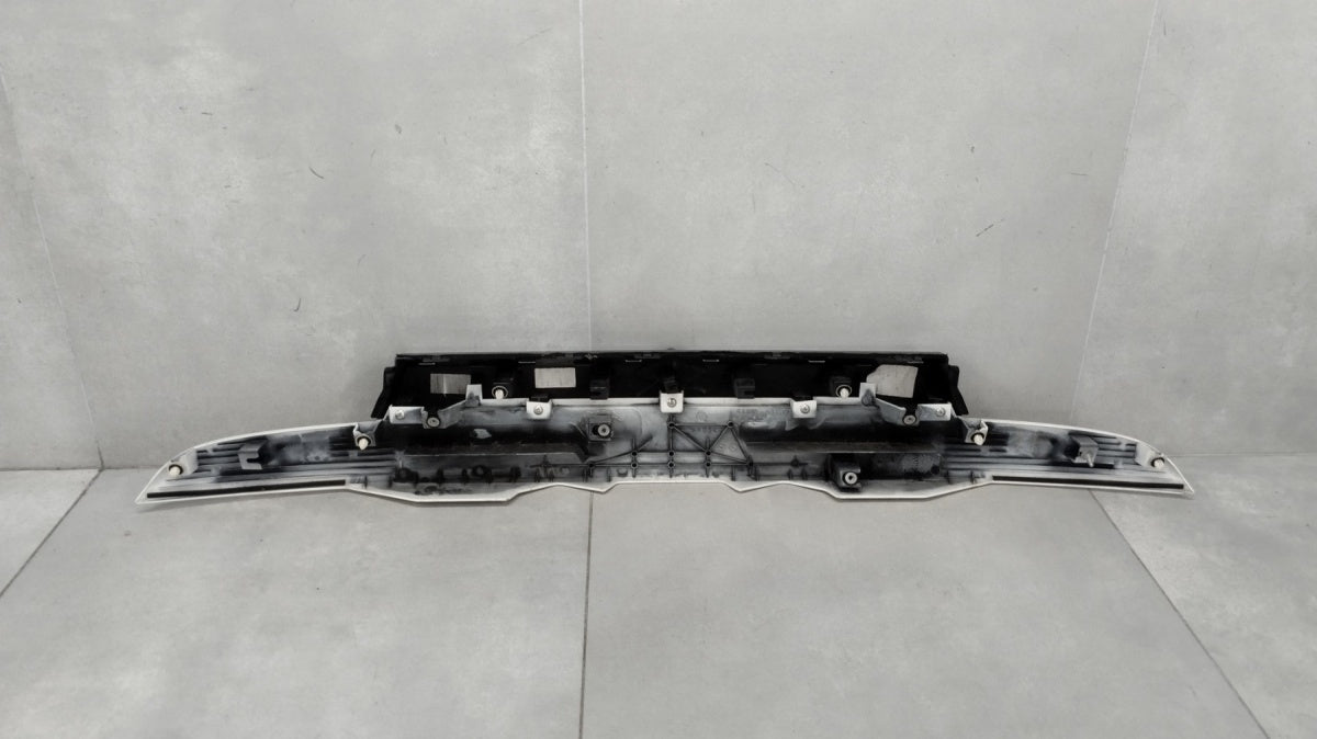 Blenda lajsna Klapy zadnji Suzuki S-Cross II 21- Kompleksowa 83941-63T00 83942-63T00