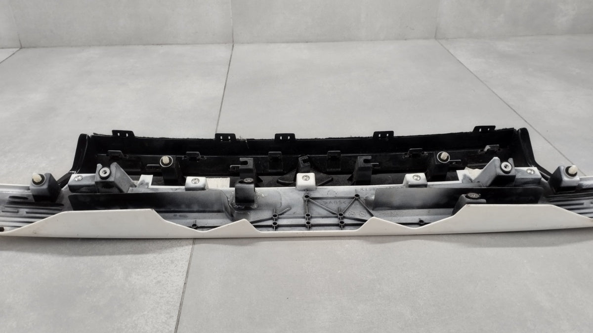 Blenda lajsna Klapy zadnji Suzuki S-Cross II 21- Kompleksowa 83941-63T00 83942-63T00