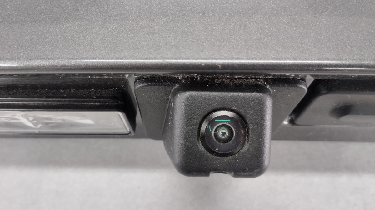Blenda kamera lajsna klapy zadnji PEUGEOT 2008 2 II 9828080180 19-