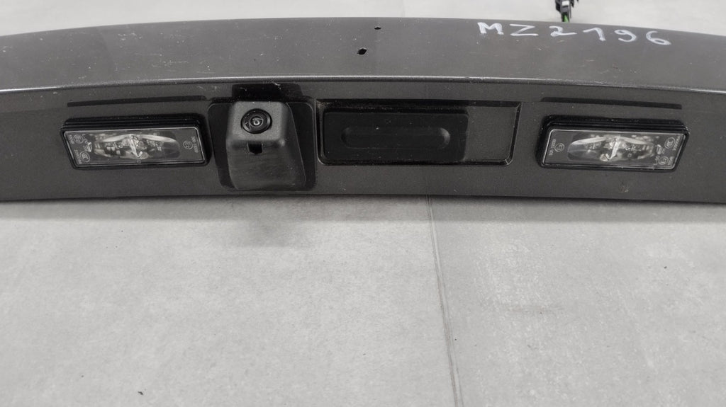 Blenda kamera lajsna klapy zadnji PEUGEOT 2008 2 II 9828080180 19-
