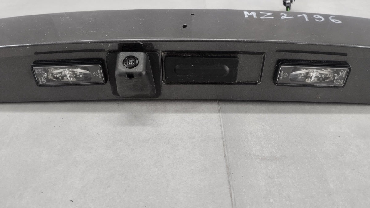 Blenda kamera lajsna klapy zadnji PEUGEOT 2008 2 II 9828080180 19-