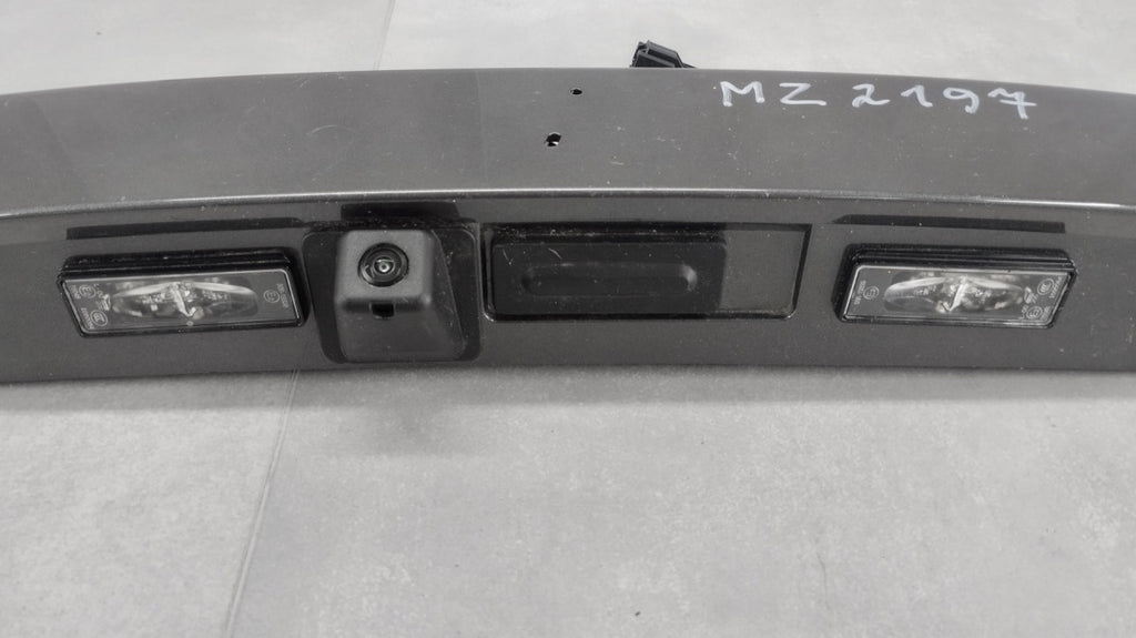 Blenda kamera lajsna klapy zadnji PEUGEOT 2008 2 II 9828080180 19-