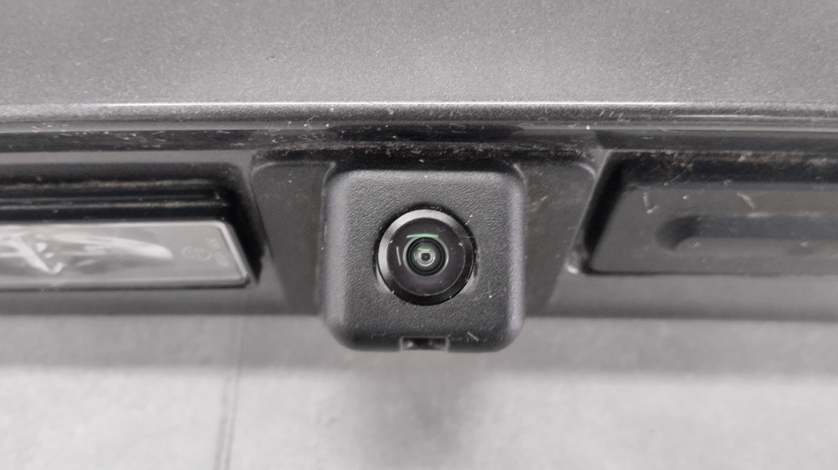 Blenda kamera lajsna klapy zadnji PEUGEOT 2008 2 II 9828080180 19-