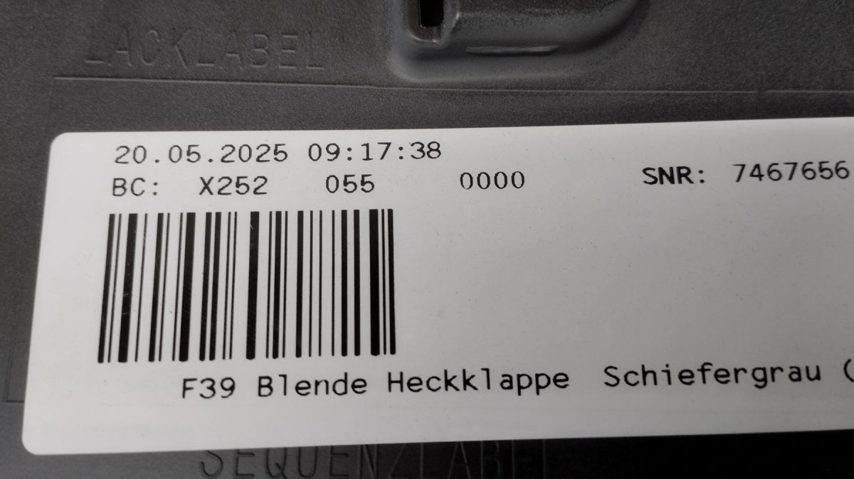 Blenda lajsna klapy zadnji BMW X2 F39 18- / "surowa"