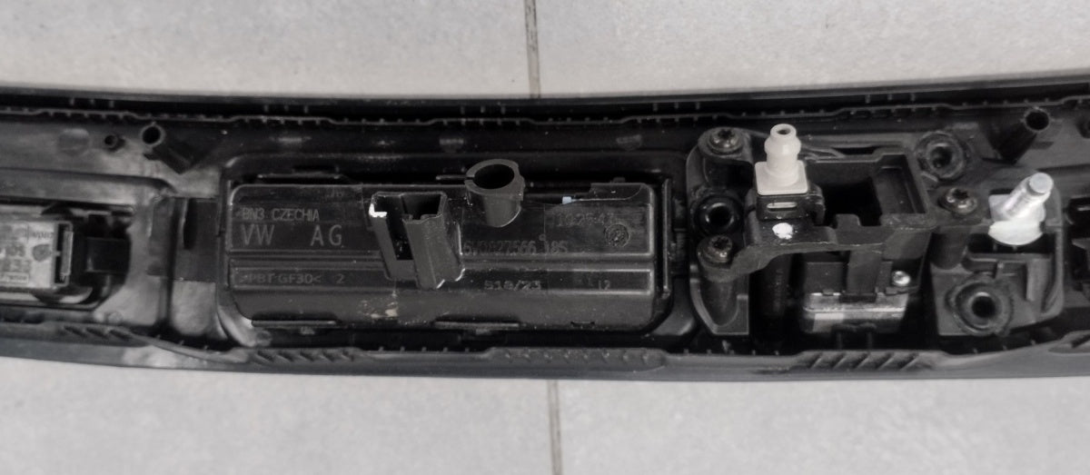 BLENDA KLAPY kamera PORSCHE CAYENNE III 17-23 9Y3827574E 6V0827566