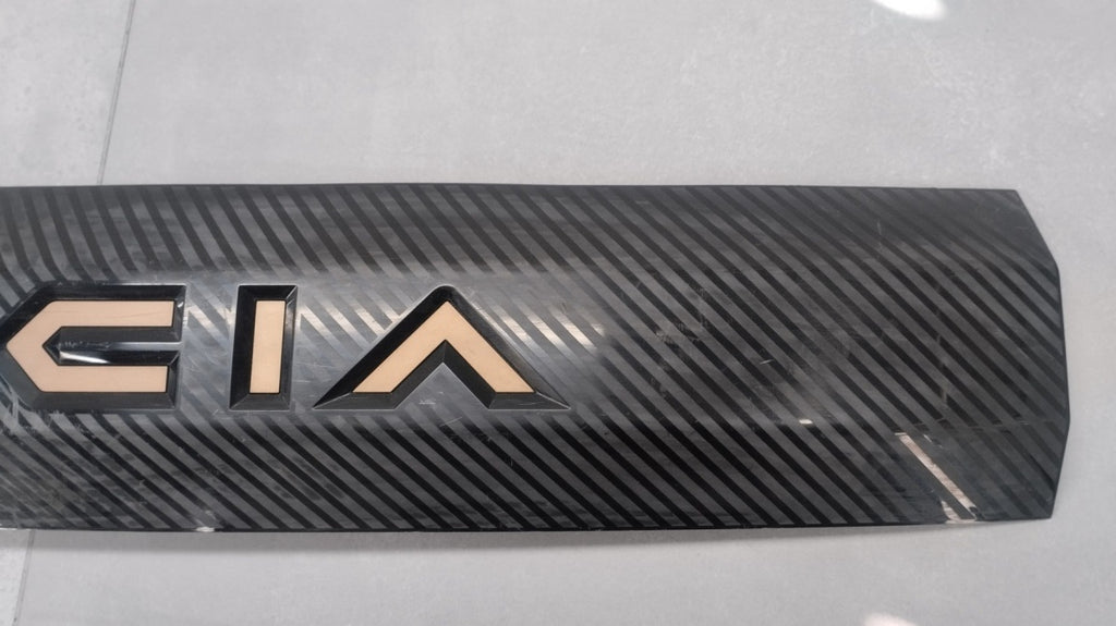 Blenda lajsna obloga klapy zadnji DACIA SPRING Lift 24- 908129501R