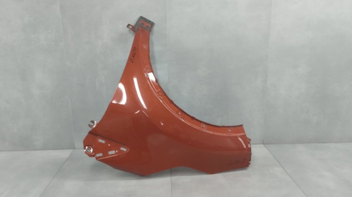 Blatobran prednji lijevi Renault Captur 13-19 OE 631018998R