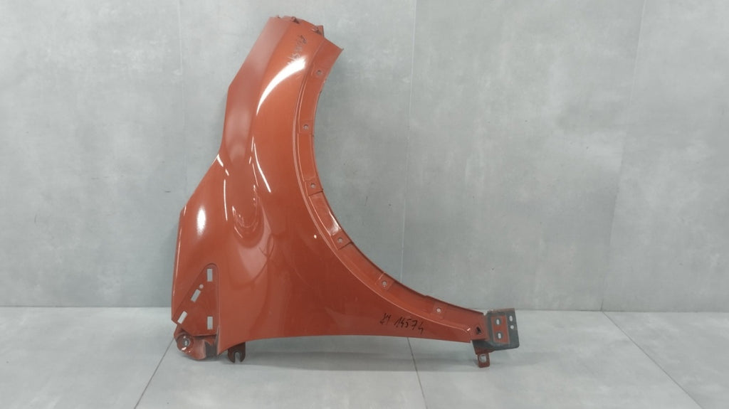 Blatobran prednji desni Renault Captur 13-19 OE 631001642R Plastik