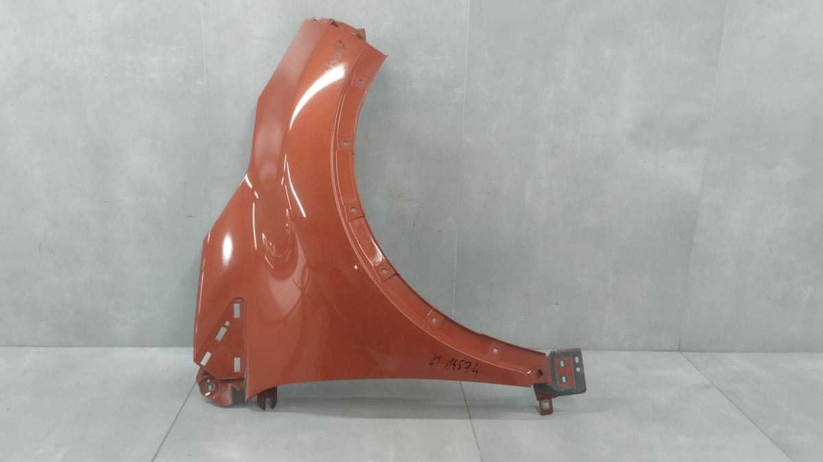 Blatobran prednji desni Renault Captur 13-19 OE 631001642R Plastik
