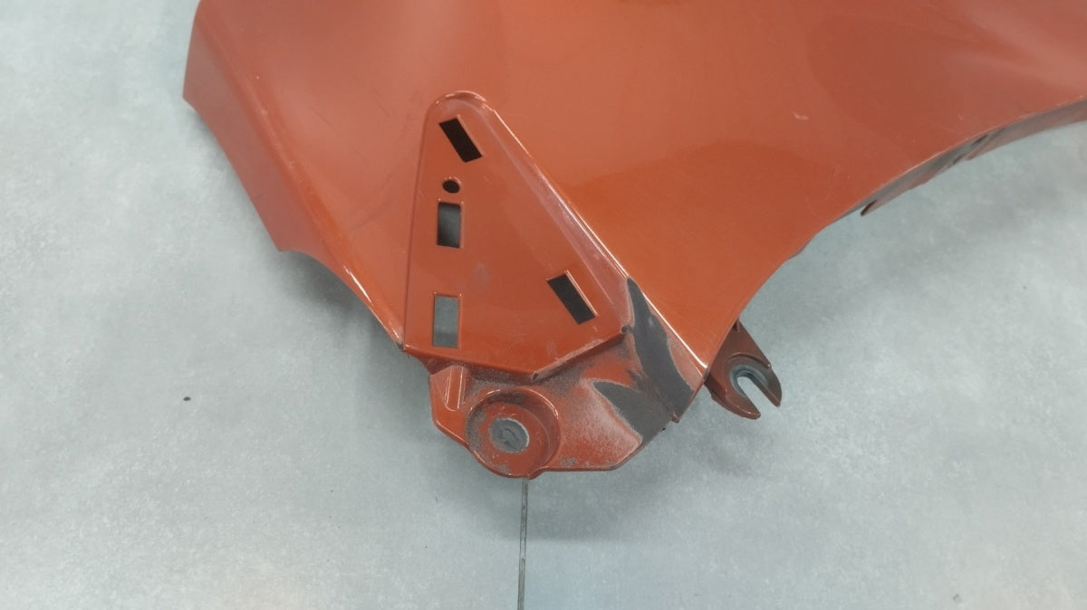 Blatobran prednji desni Renault Captur 13-19 OE 631001642R Plastik