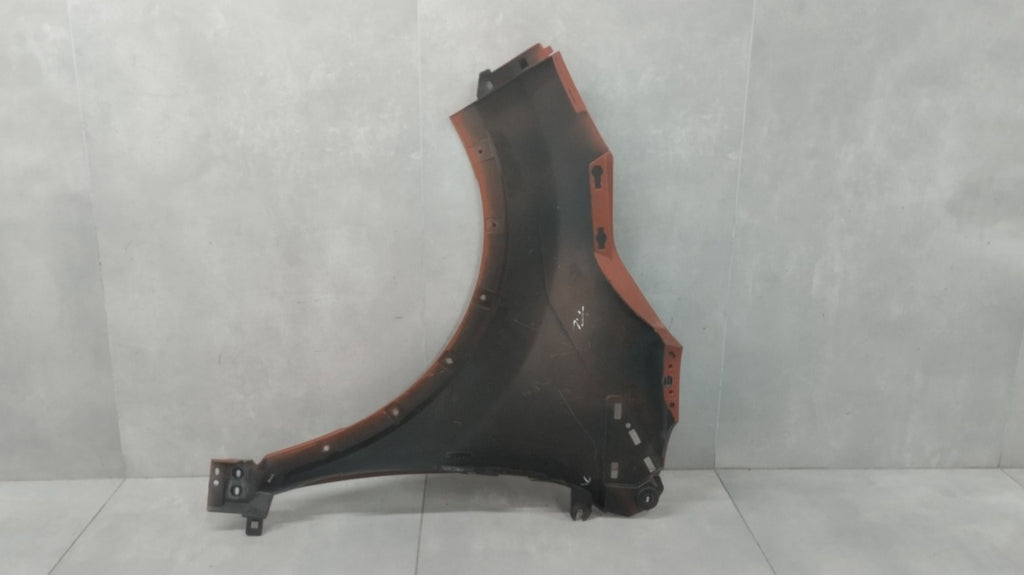 Blatobran prednji desni Renault Captur 13-19 OE 631001642R Plastik