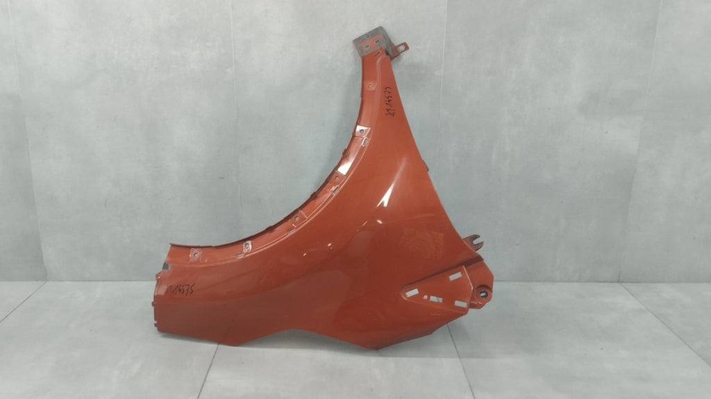 Blatobran prednji desni Renault Captur 13-19 OE 631001642R Plastik