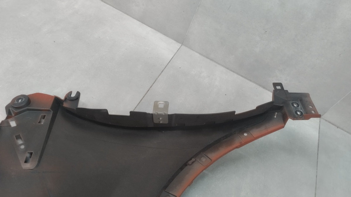 Blatobran prednji desni Renault Captur 13-19 OE 631001642R Plastik