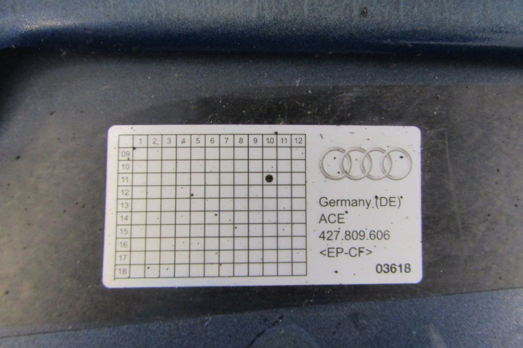 Blatobran zadnji zadnji desni AUDI R8 SPYDER CABRIO 10-