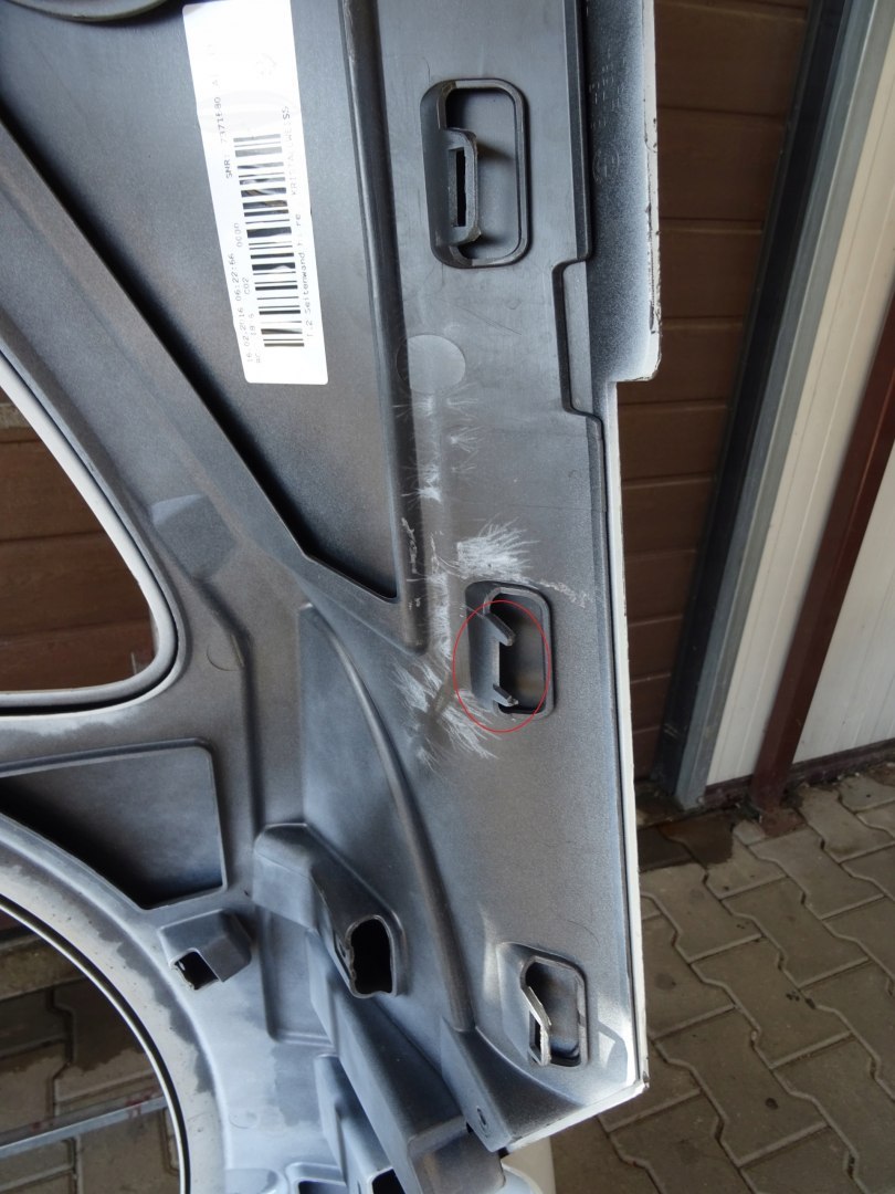 Blatobran zadnji zadnji desni BMW i8 14-