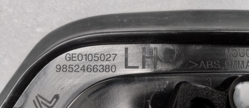 Blatobran obloga stuba A lijevi zadnji Citroën C3 IV E-C3 24- / OE 9852466380