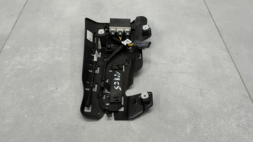 Czujnik sensor moduł otwierania klapy desni RANGE ROVER SPORT L494