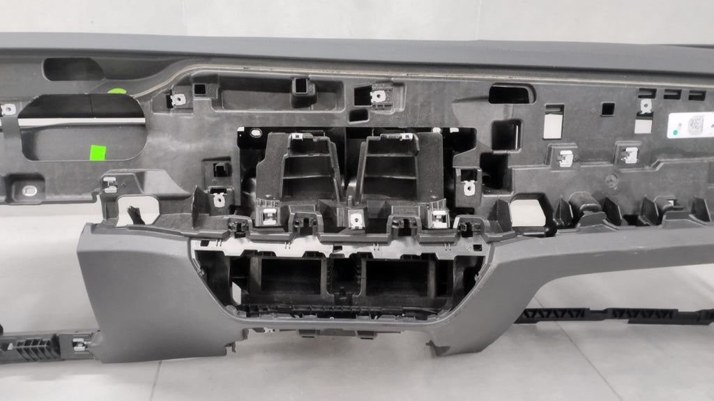 DESKA ROZDZIELCZA KONSOLA KOKPIT VW PASSAT B9 2024- EUROPA