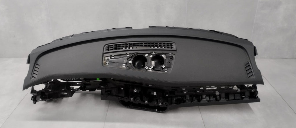 DESKA ROZDZIELCZA KONSOLA KOKPIT VW PASSAT B9 2024- EUROPA