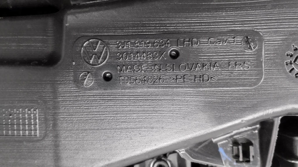 DESKA ROZDZIELCZA KONSOLA KOKPIT VW PASSAT B9 2024- EUROPA