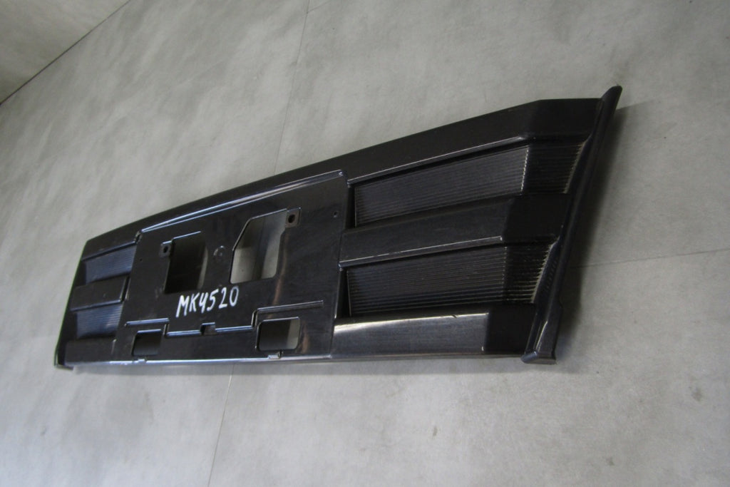 Rešetka branika prednja prednja Toyota Noah 2014–2017 53105-28030