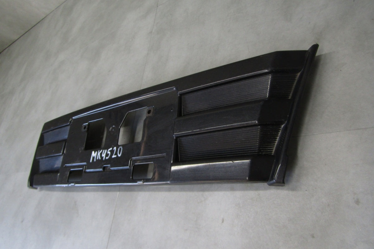 Rešetka branika prednja prednja Toyota Noah 2014–2017 53105-28030