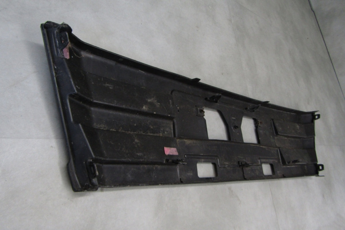 Rešetka branika prednja prednja Toyota Noah 2014–2017 53105-28030