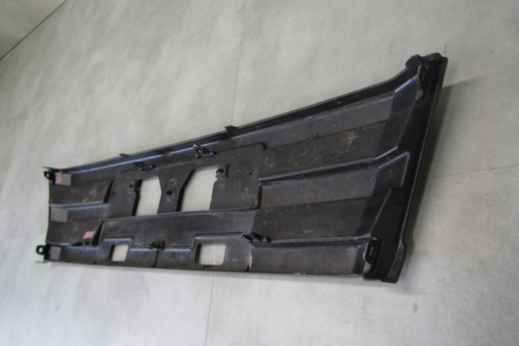 Rešetka branika prednja prednja Toyota Noah 2014–2017 53105-28030