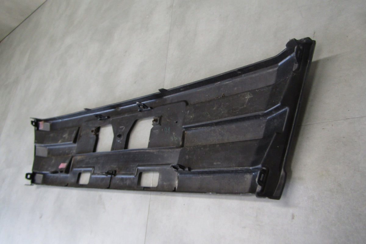 Rešetka branika prednja prednja Toyota Noah 2014–2017 53105-28030