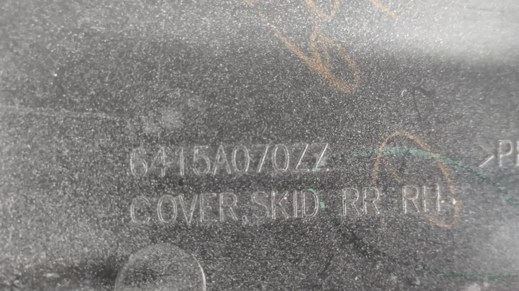 Spojler dokładka lajsna desni zadnji MITSUBISHI ECLIPSE CROSS 17- 6415A070ZZ