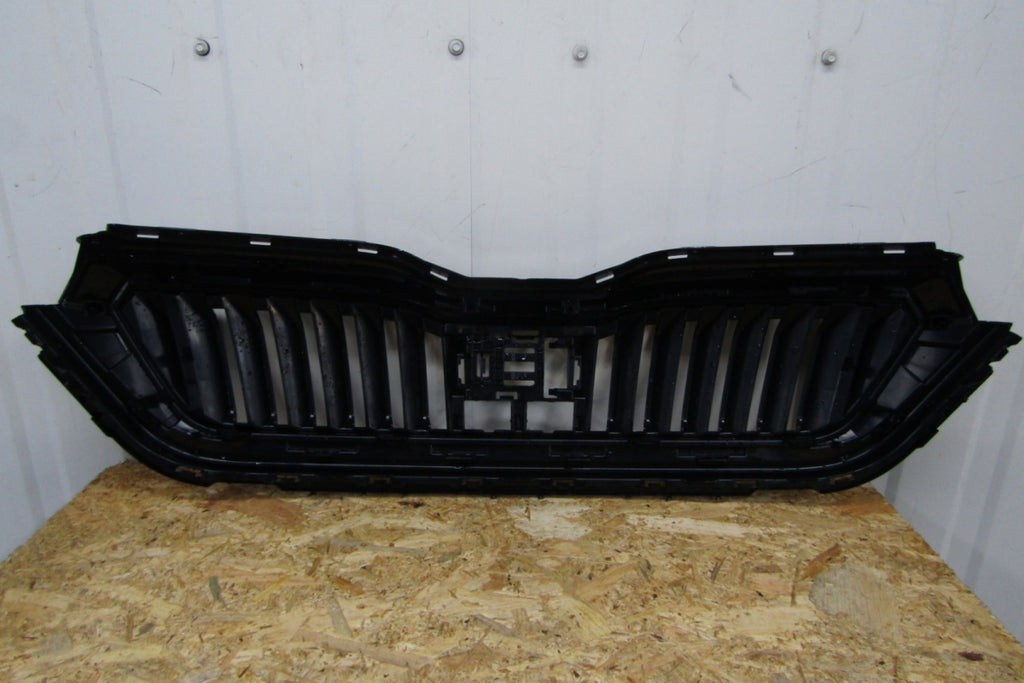 Maska (grill) ATRAPA CHŁODNICY ZDERZAKA prednja Skoda Scala 657853653 19-