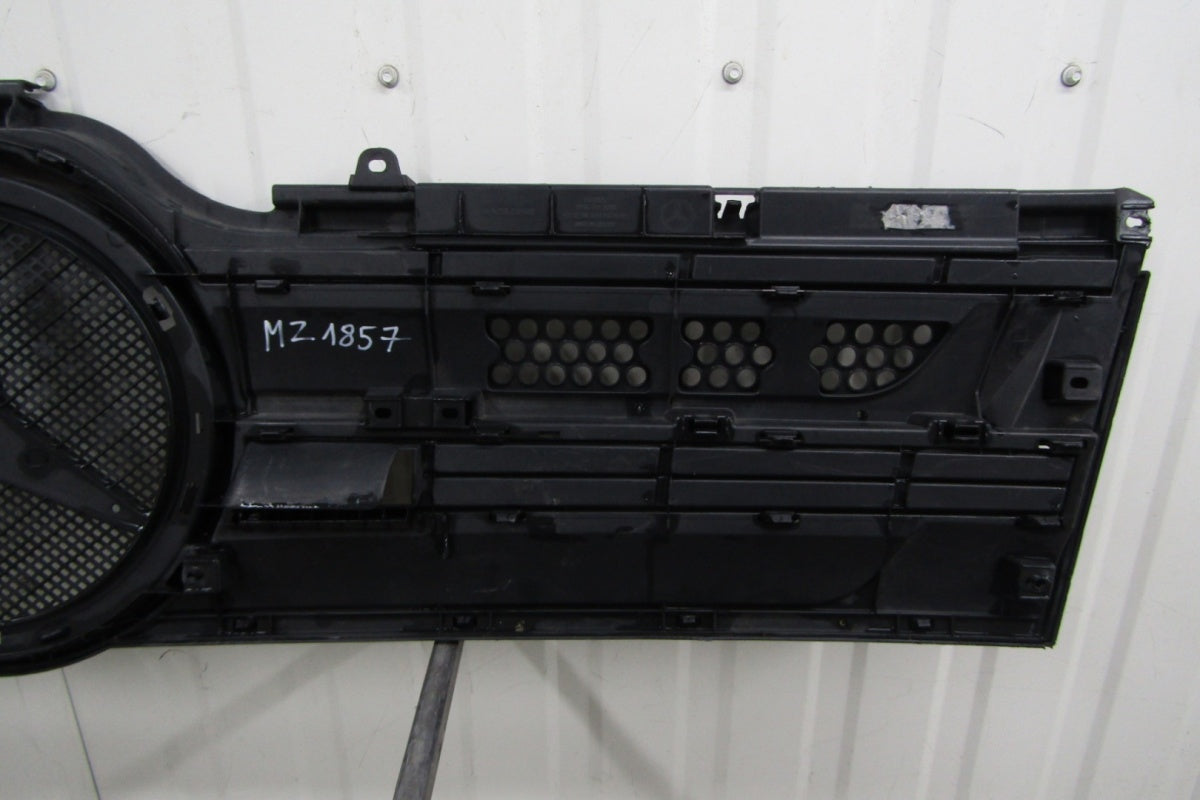 Maska (grill) GRILL ZDERZAKA MERCEDES-BENZ ACTROS MP4 A9607511018