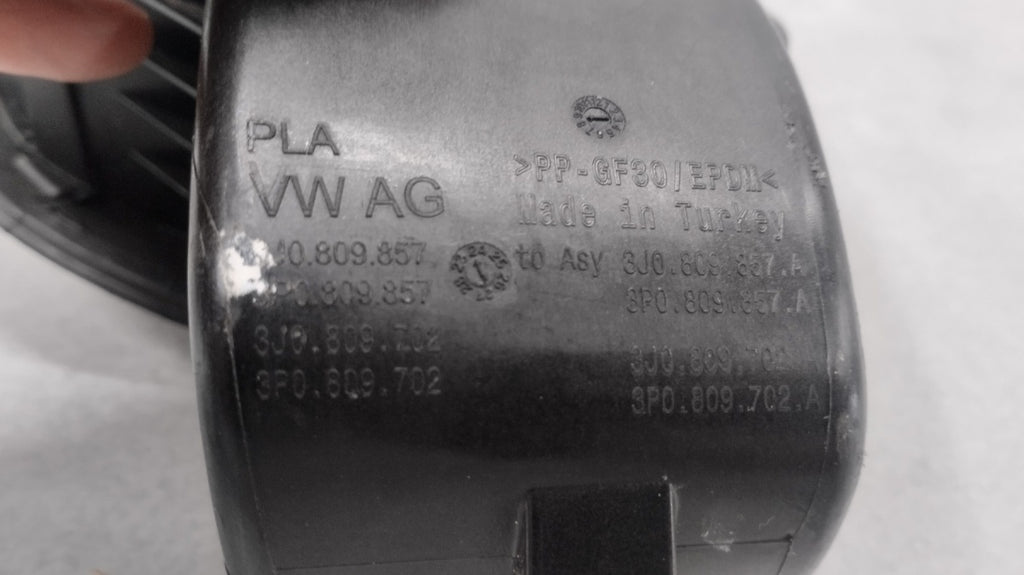 KLAPKA WLEWU PALIWA VW PASSAT B9 3J0809702A