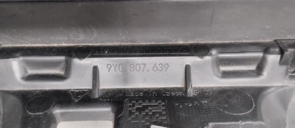 Maska (grill) gornja nosač prednjeg branika Porsche Cayenne 9Y0807639