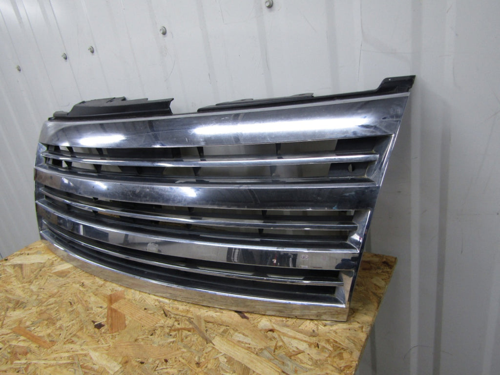 Maska (grill) atrapa NISSAN ELGRAND HIGHWAY STAR LIFT 04-07
