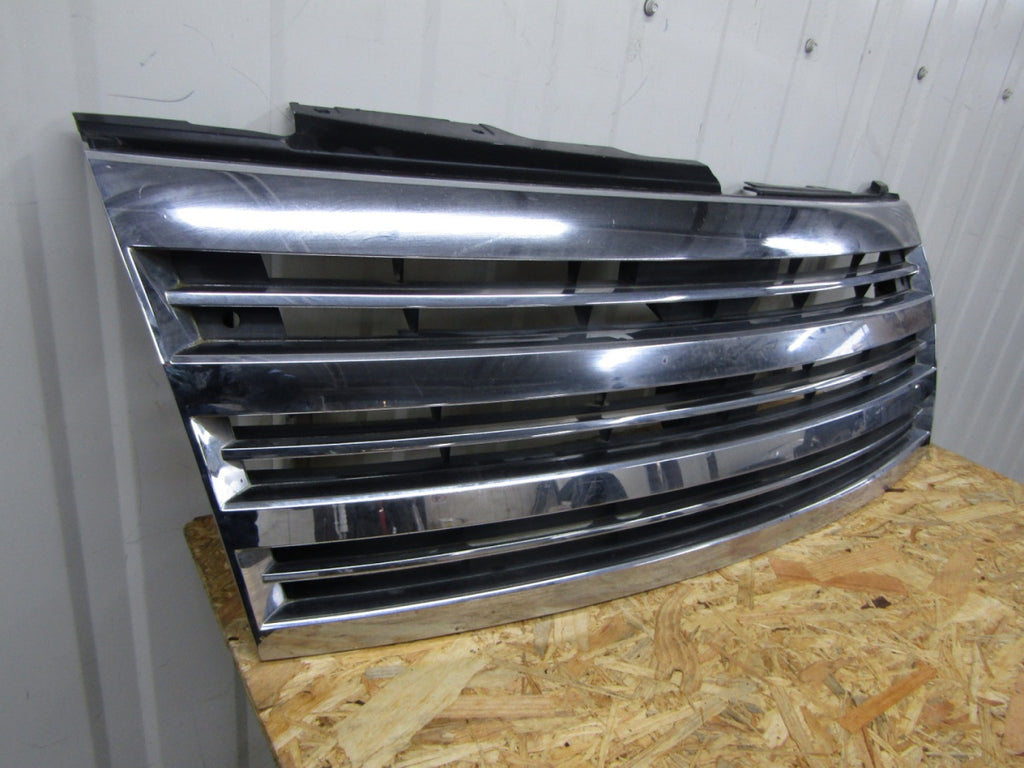 Maska (grill) atrapa NISSAN ELGRAND HIGHWAY STAR LIFT 04-07