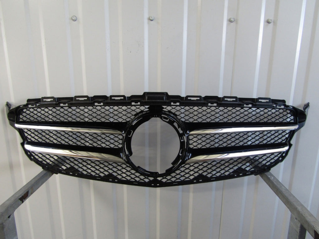 Maska (grill) atrapa Mercedes C-klasa 205 lift 18-
