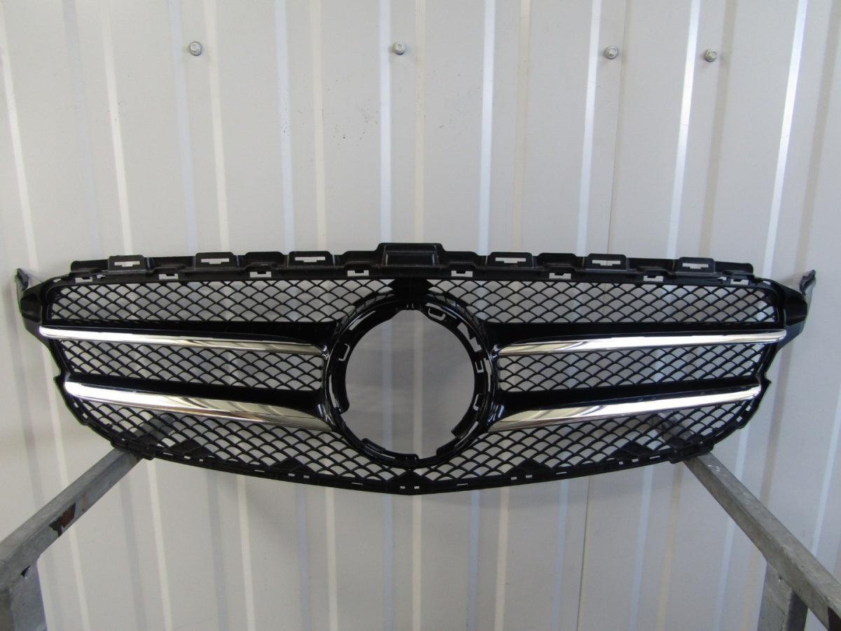 Maska (grill) atrapa Mercedes C-klasa 205 lift 18-